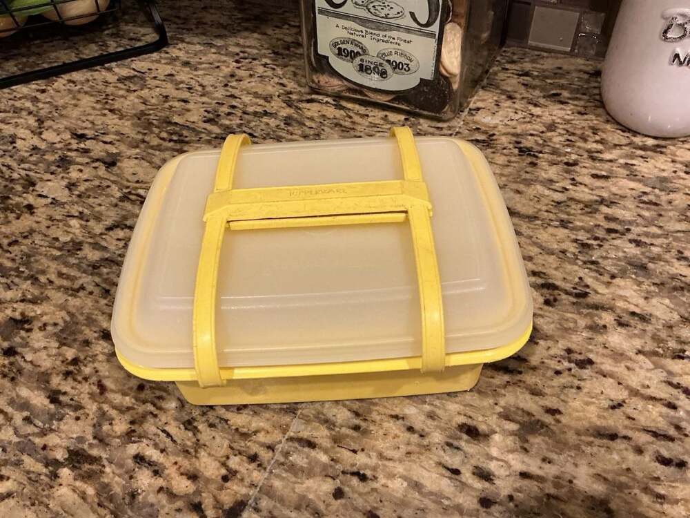 Vintage Tupperware Pack N Carry Yellow Lunch Box with Handle